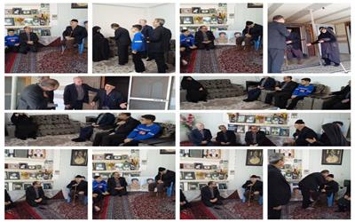حفظ حرمت خون شهدا با احترام به راه انتخابی آنان و توجه به خانواده شهدا میسر می‌شود