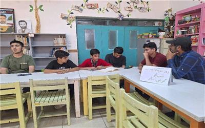 همزمان با روز بزرگداشت خیام؛ کارگاه کتابخوانی «هزار سال شعر فارسی» در سیمرغ برگزار شد