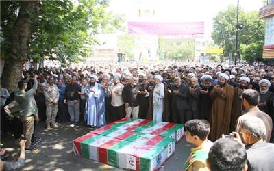 اقامه نماز نماینده ولی فقیه در مازندران بر پیکرهای پاک شهدای ساروی تجاوز تروریستی رژیم صهیونستی