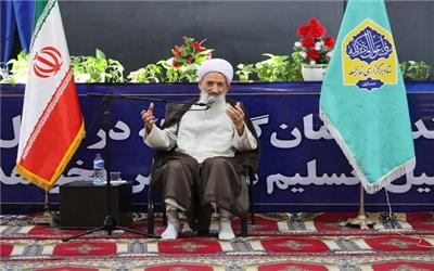 حضور و خدمت در نمازجمعه افتخاری بزرگ است