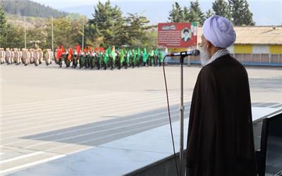 ملت ایران توانست کشور را از چنگال استکبار جهانی رهایی بخشد