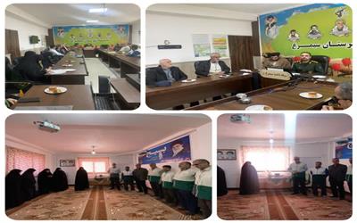 پرچم وفاداری خادمیاران رضوی سیمرغ به عشق علمدار کربلا در شعبان برافراشته شد