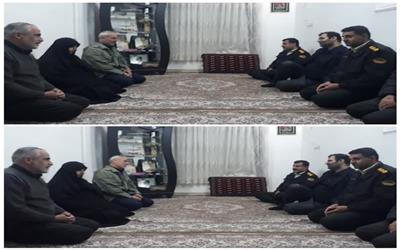 / دیدار فرمانده انتظامی شهرستان سیمرغ با خانواده شهید خلیلی