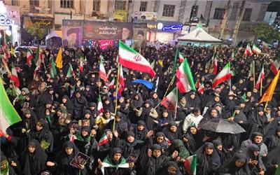 خیابان‌های شهر بابلسر صحنه اتحاد ملت ایران همراه با باران بهاری