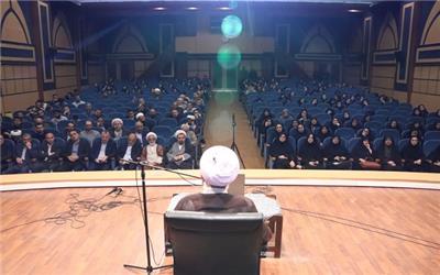 تربیت دانش‌آموز «باسوادِ بی‌نماز»؛ خیانتی در حق نسل آینده