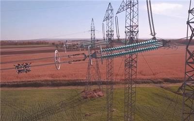 مدیرعامل برق منطقه ای مازندران و گلستان: دکل اضطراری خط انتقال برق گنبد - ترکمنستان نصب شد
