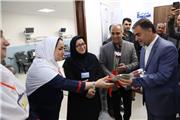 استاندار مازندران با حضور در بیمارستان با حضور در بیمارستان فاطمه الزهراء (س) با اهداء گل از پرستاران و تلاش های این قشر خدوم قدردانی کرد