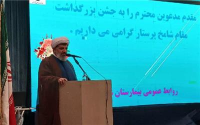 پرستاران مایه آرامش بیماران و افتخار جامعه هستند.