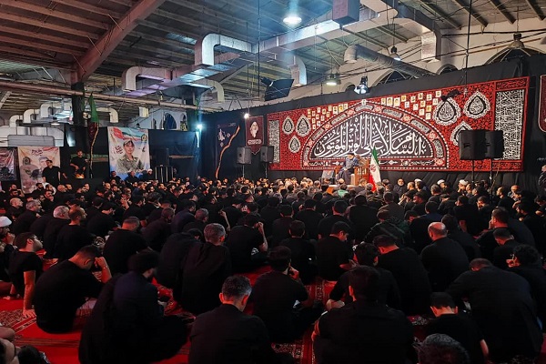 جوانان عزیز قرآن را از خود دور نکنند و با قرآن زندگی کنید