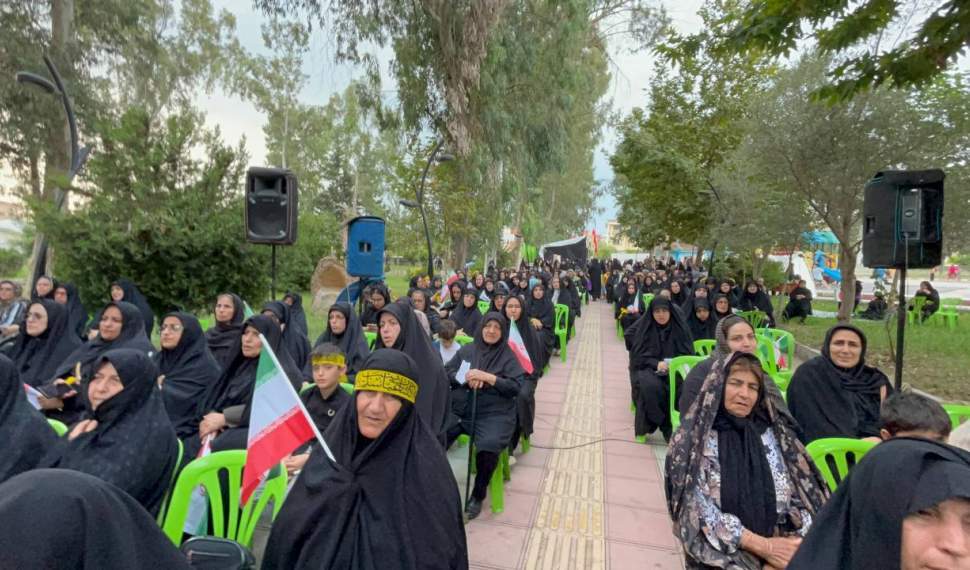 بانوان انقلابی شهرستان سیمرغ در اجتماع باشکوه زینبیون جنایات رژیم صهیونیستی و آمریکا را محکوم کردند.