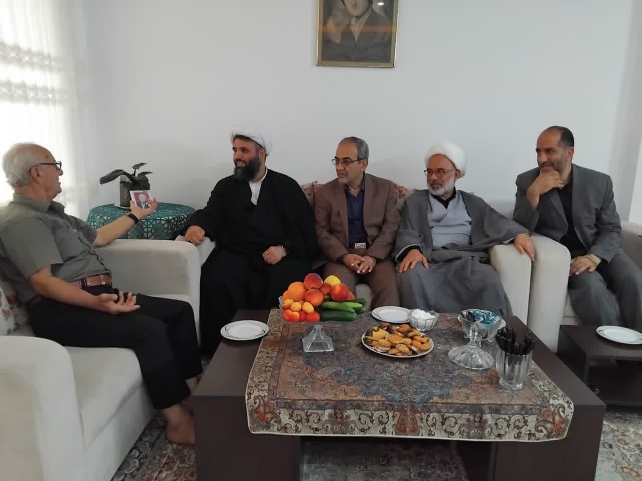 امام جمعه سیمرغ گفت: توجه به مقوله قلم و نوشتن، سبب ارتقای بینش جامعه و حفظ ارزش‌های ملی و دینی می‌شود.