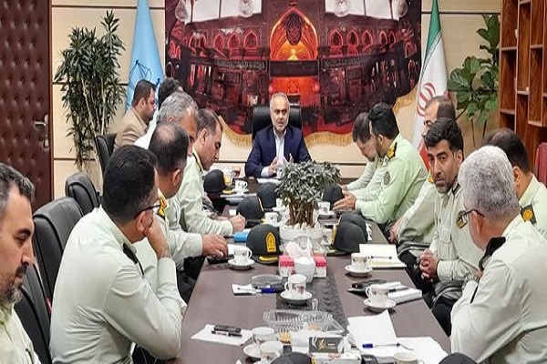 نشست دادستان مرکز استان مازندران با رؤسای پلیس‌های تخصصی، فرماندهان کلانتری‌ها و پاسگاه‌های شهرستان ساری
