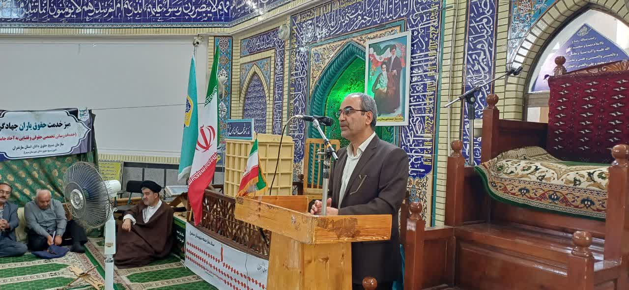 برگزاری میز خدمت دستگاه های اجرایی شهرستان سیمرغ در هفته دولت