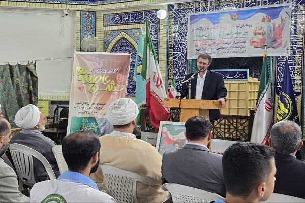 رزمایش توزیع 260 بسته کیف و لوازم التحریر در شهرستان سیمرغ