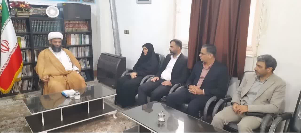 امام جمعه شهرستان سیمرغ  گفت /کتاب و کتاب خوانی مهم‌ترین ابزار در ارتقا فرهنگ عمومی جامعه است.